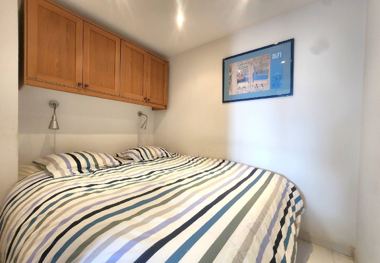 Apartment in Théoule-sur-Mer - Magnificent 2p sea view and swimming pool 