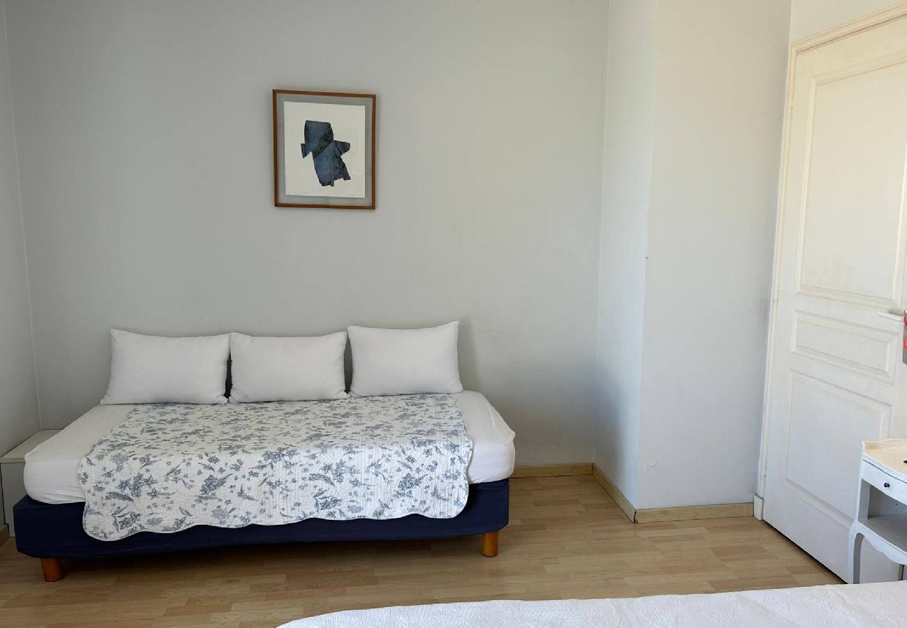 House in Vallauris - 4-bedroom villa with sea view and private pool 