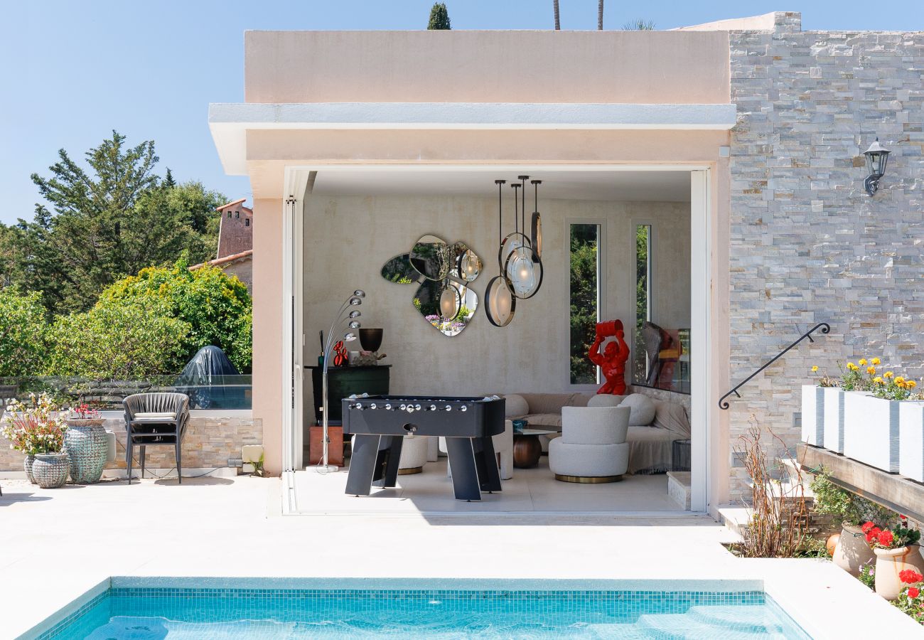 Villa in Mandelieu-la-Napoule - Luxurious 7-bedroom villa with pool & jacuzzi