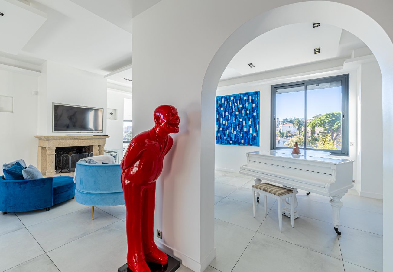 Villa in Cannes - Luxurious 6 bedroom villa with pool & sauna