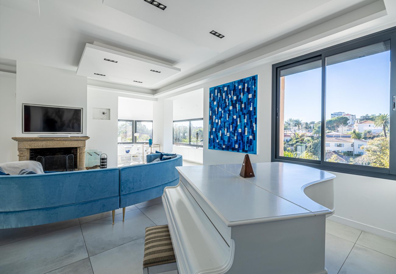 Villa in Cannes - Luxurious 6 bedroom villa with pool & sauna