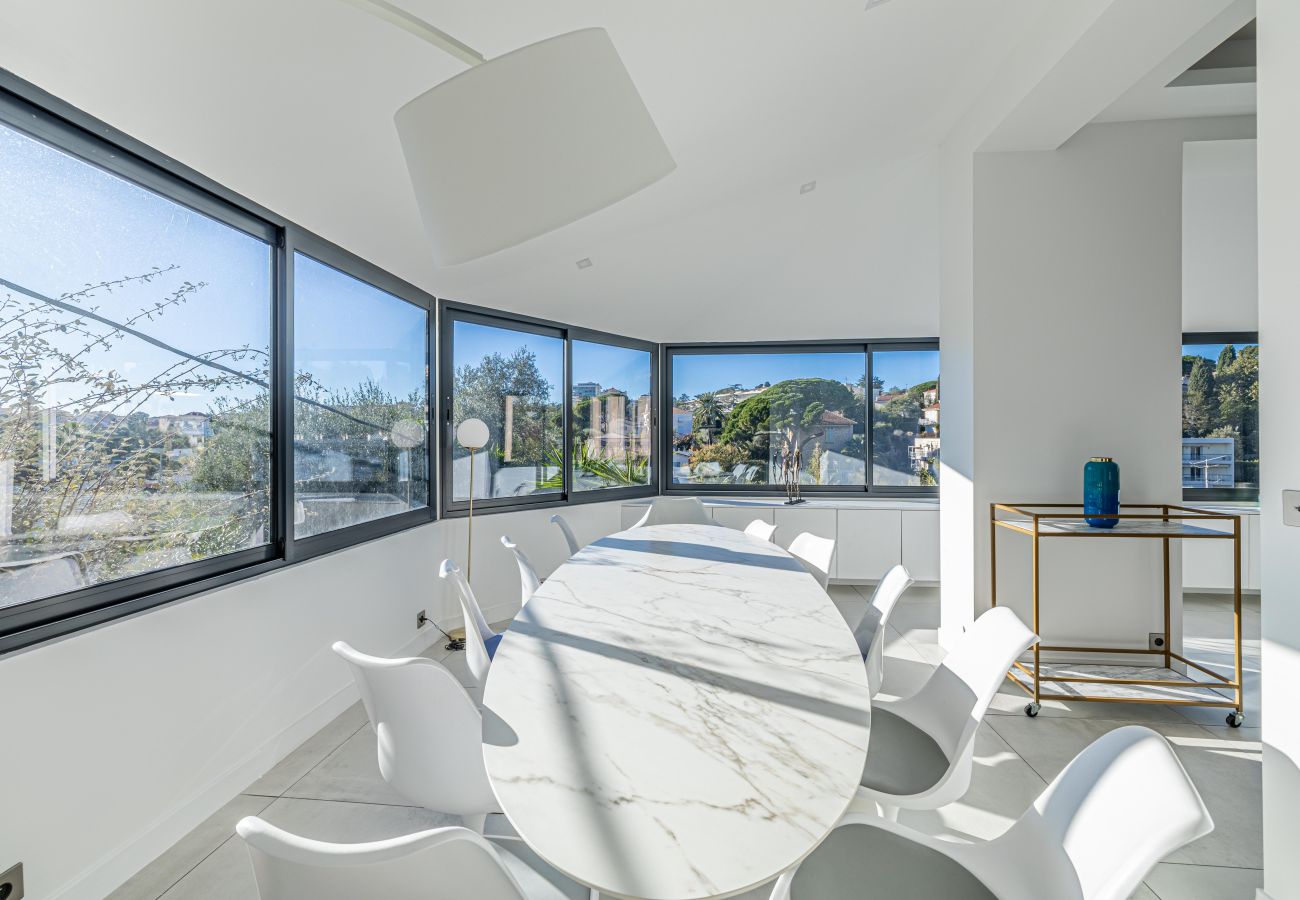 Villa in Cannes - Luxurious 6 bedroom villa with pool & sauna