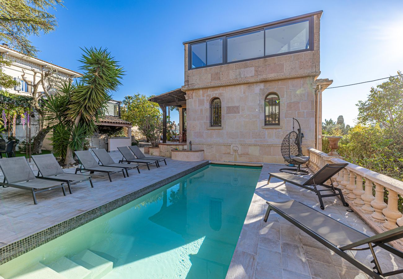 Villa in Cannes - Luxurious 6 bedroom villa with pool & sauna