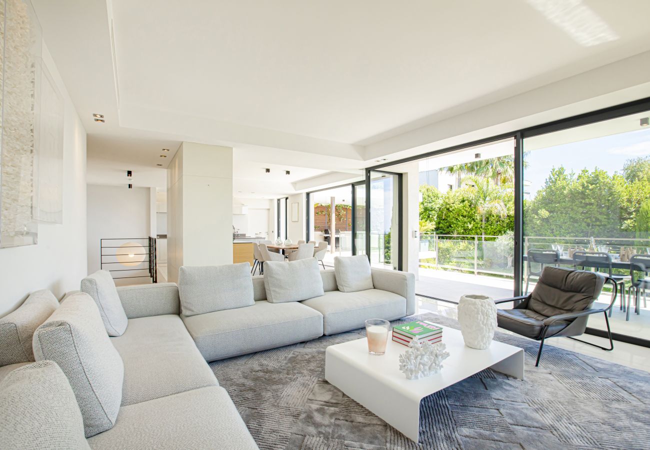 Villa in Le Cannet - 4 bedroom Californian villa with private pool - 1km from Cannes