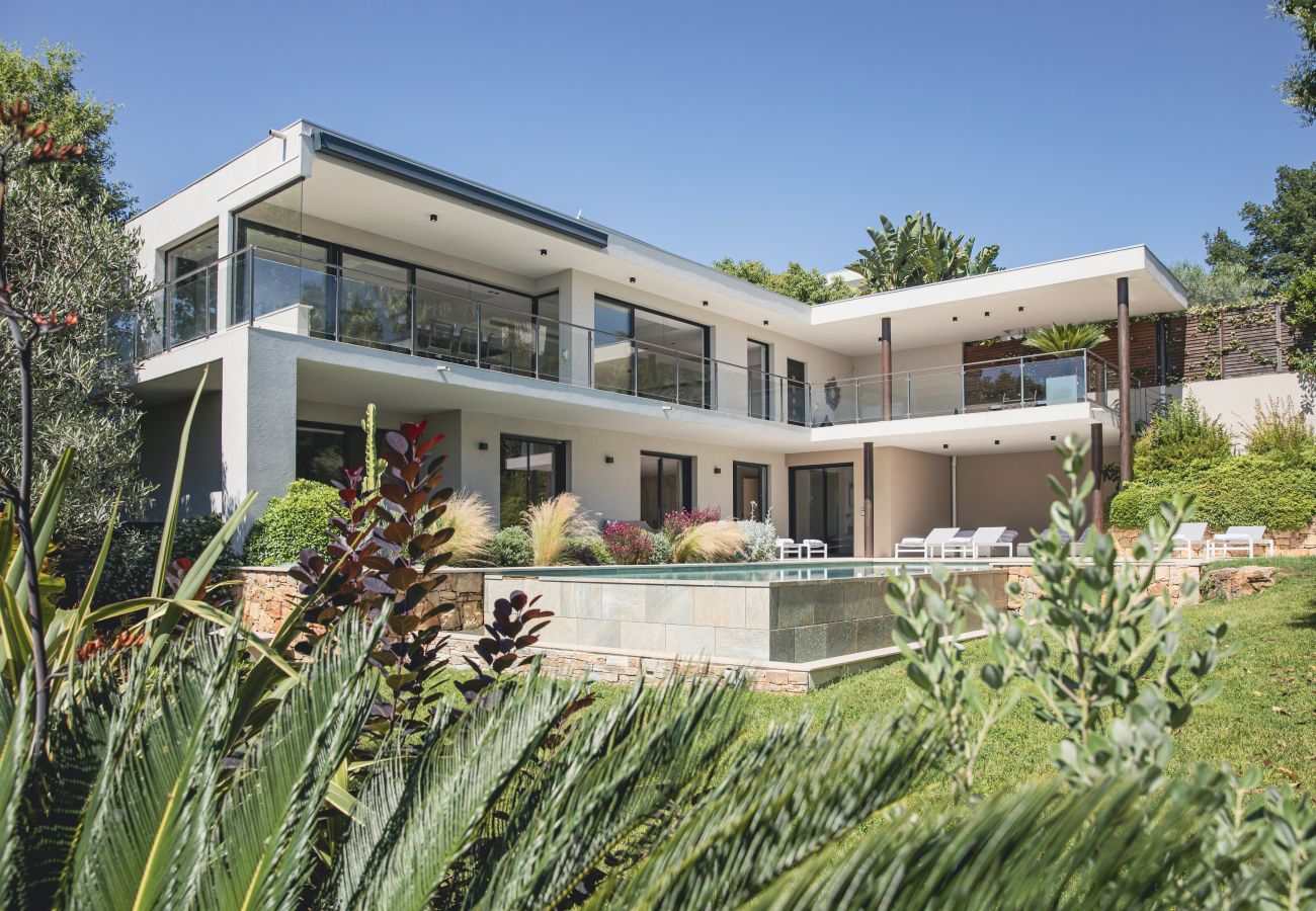 Villa in Le Cannet - 4 bedroom Californian villa with private pool - 1km from Cannes