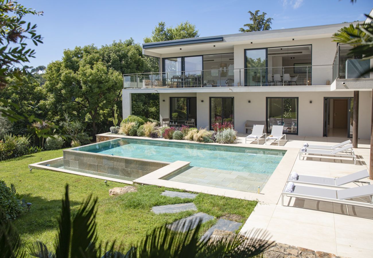 Villa in Le Cannet - 4 bedroom Californian villa with private pool - 1km from Cannes