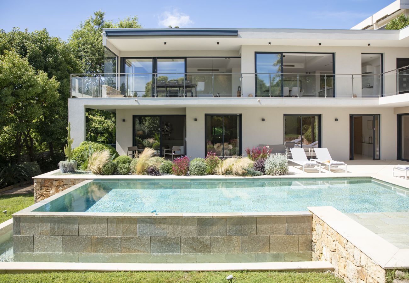 Villa in Le Cannet - 4 bedroom Californian villa with private pool - 1km from Cannes