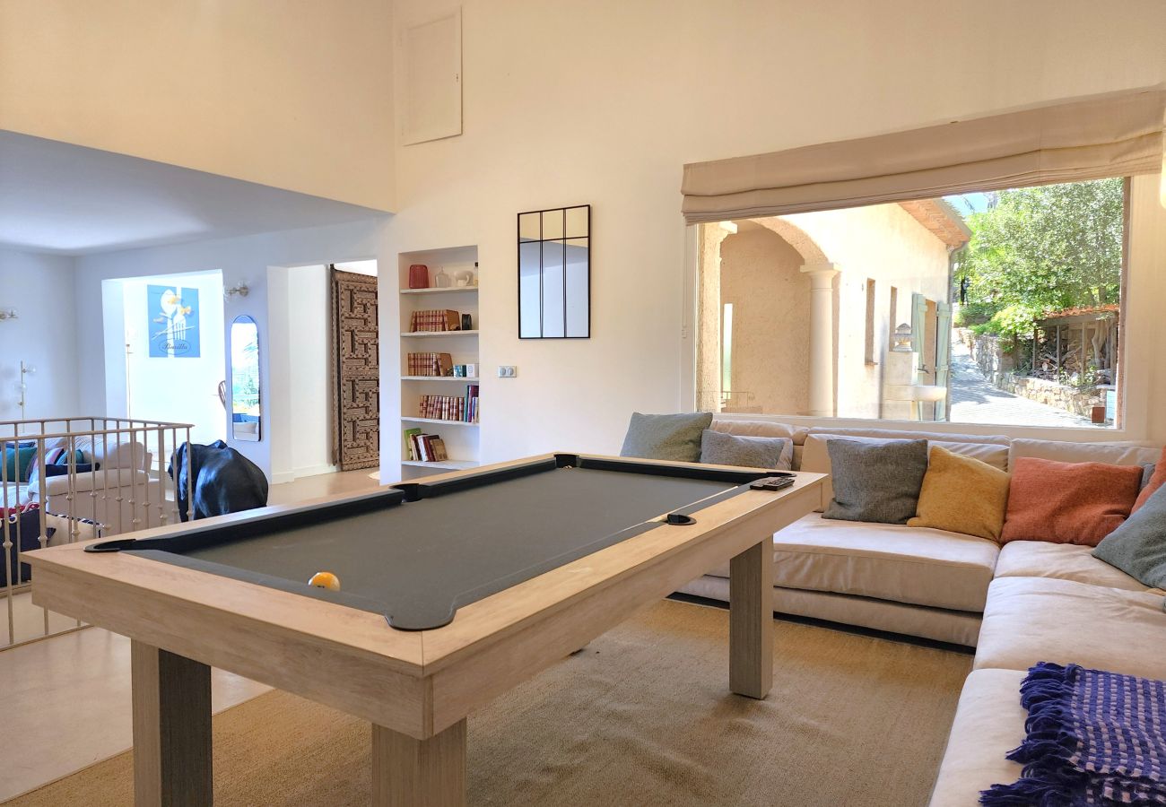 Villa in Mandelieu-la-Napoule - Villa in the hills above Mandelieu with sea view and private pool