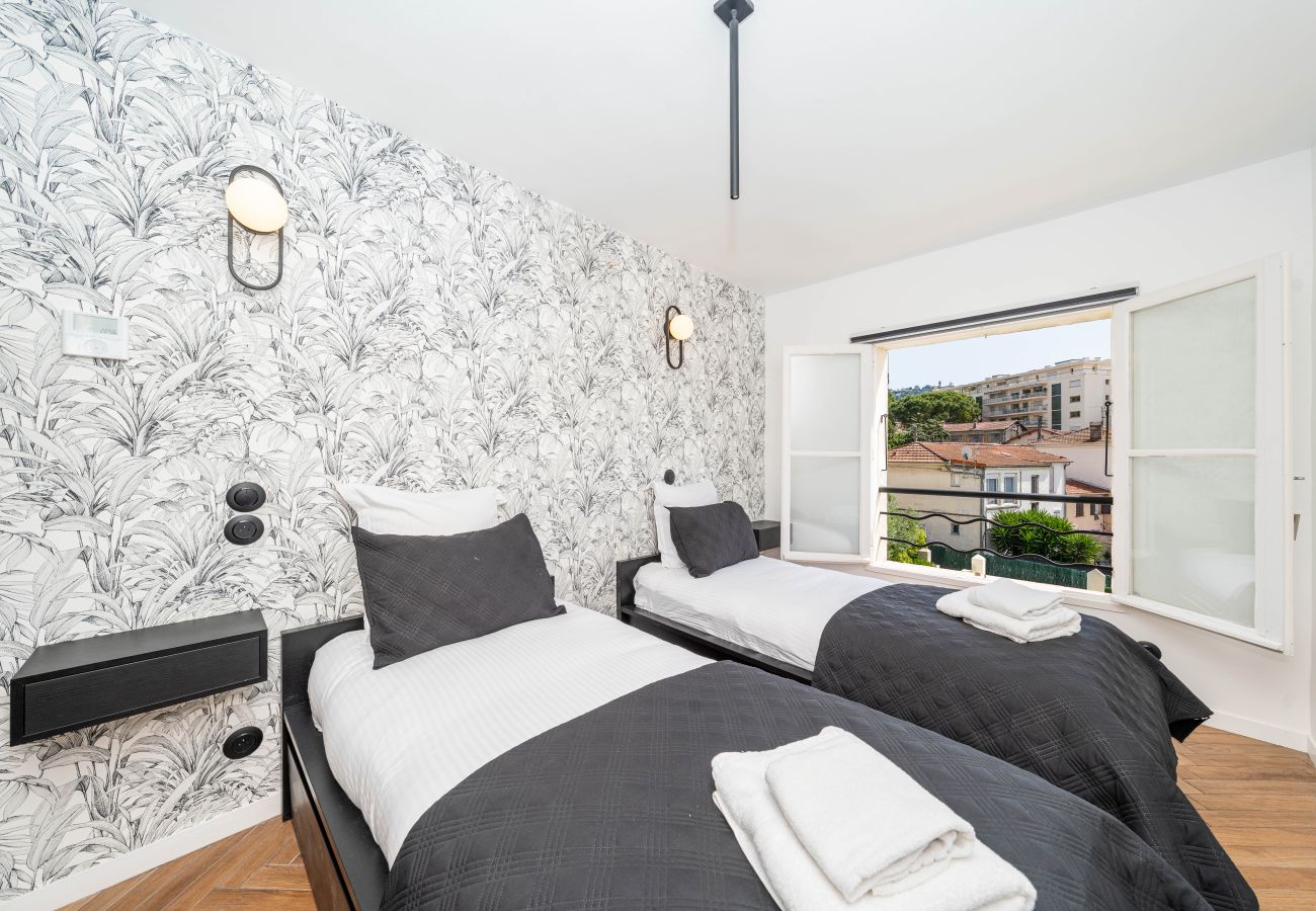 Villa in Cannes - Renovated 5 bedroom villa 1km from la croisette