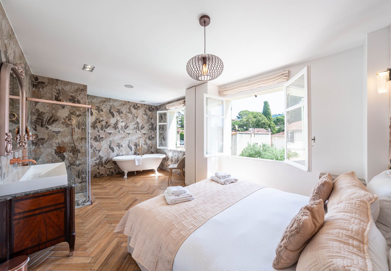 Villa in Cannes - Renovated 5 bedroom villa 1km from la croisette