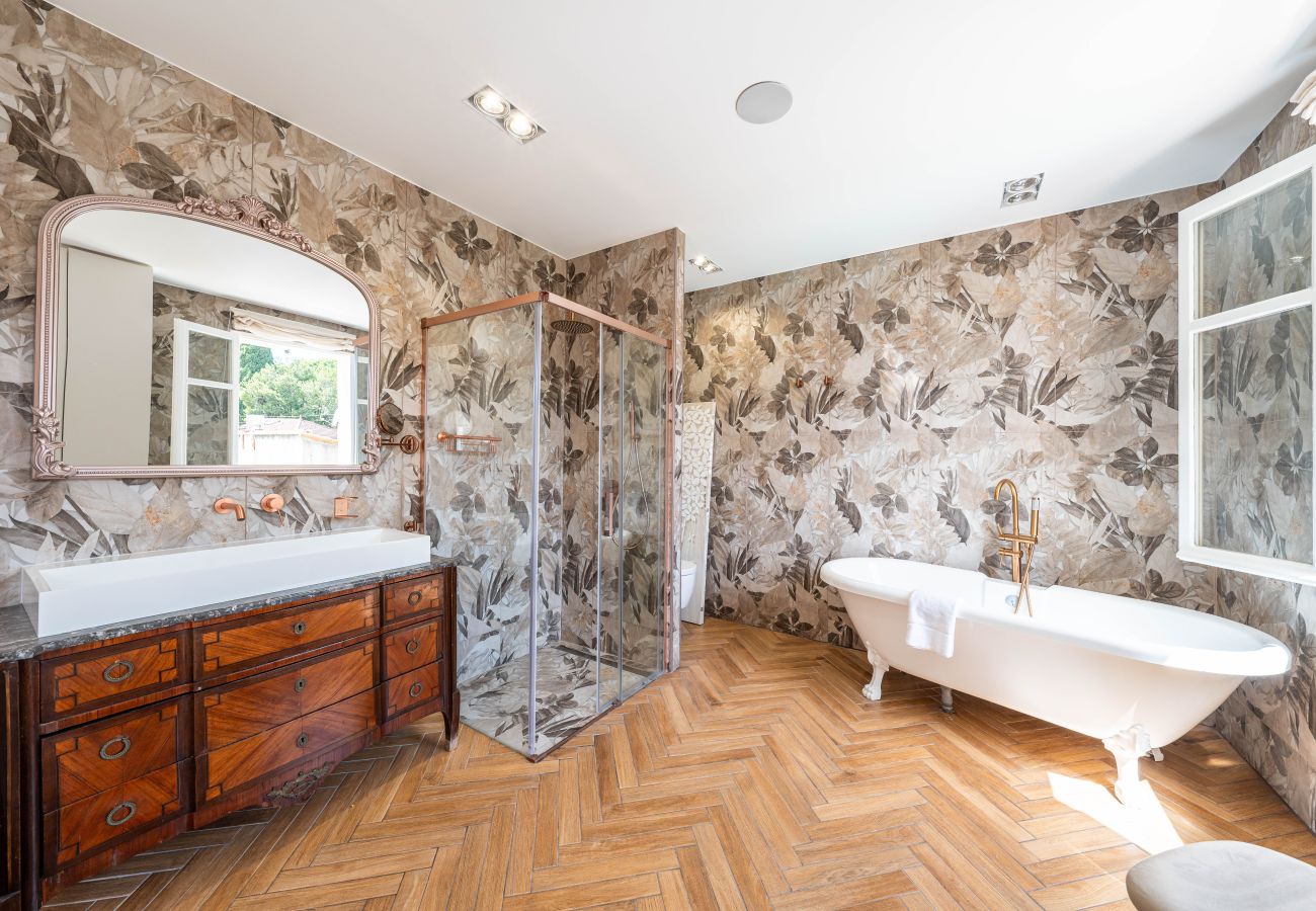 Villa in Cannes - Renovated 5 bedroom villa 1km from la croisette