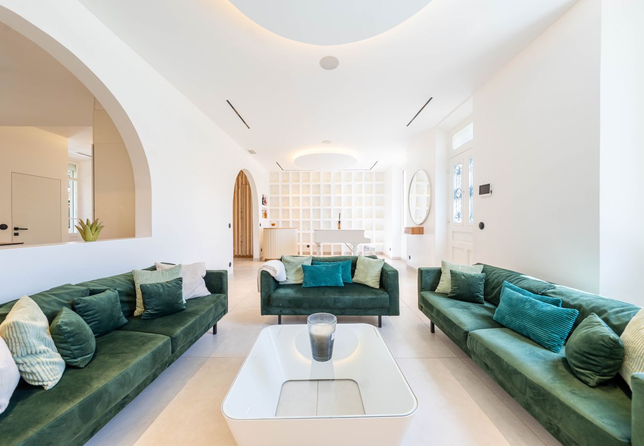Villa in Cannes - Renovated 5 bedroom villa 1km from la croisette