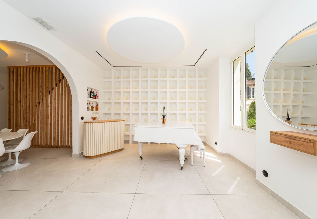 Villa in Cannes - Renovated 5 bedroom villa 1km from la croisette