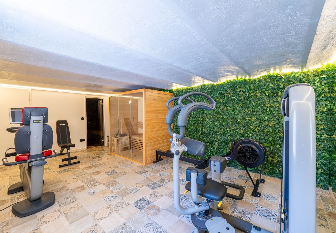 Villa in Cannes - Renovated 5 bedroom villa 1km from la croisette