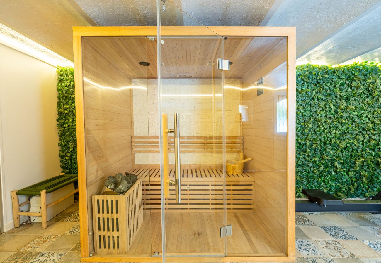 Villa in Cannes - Renovated 5 bedroom villa 1km from la croisette