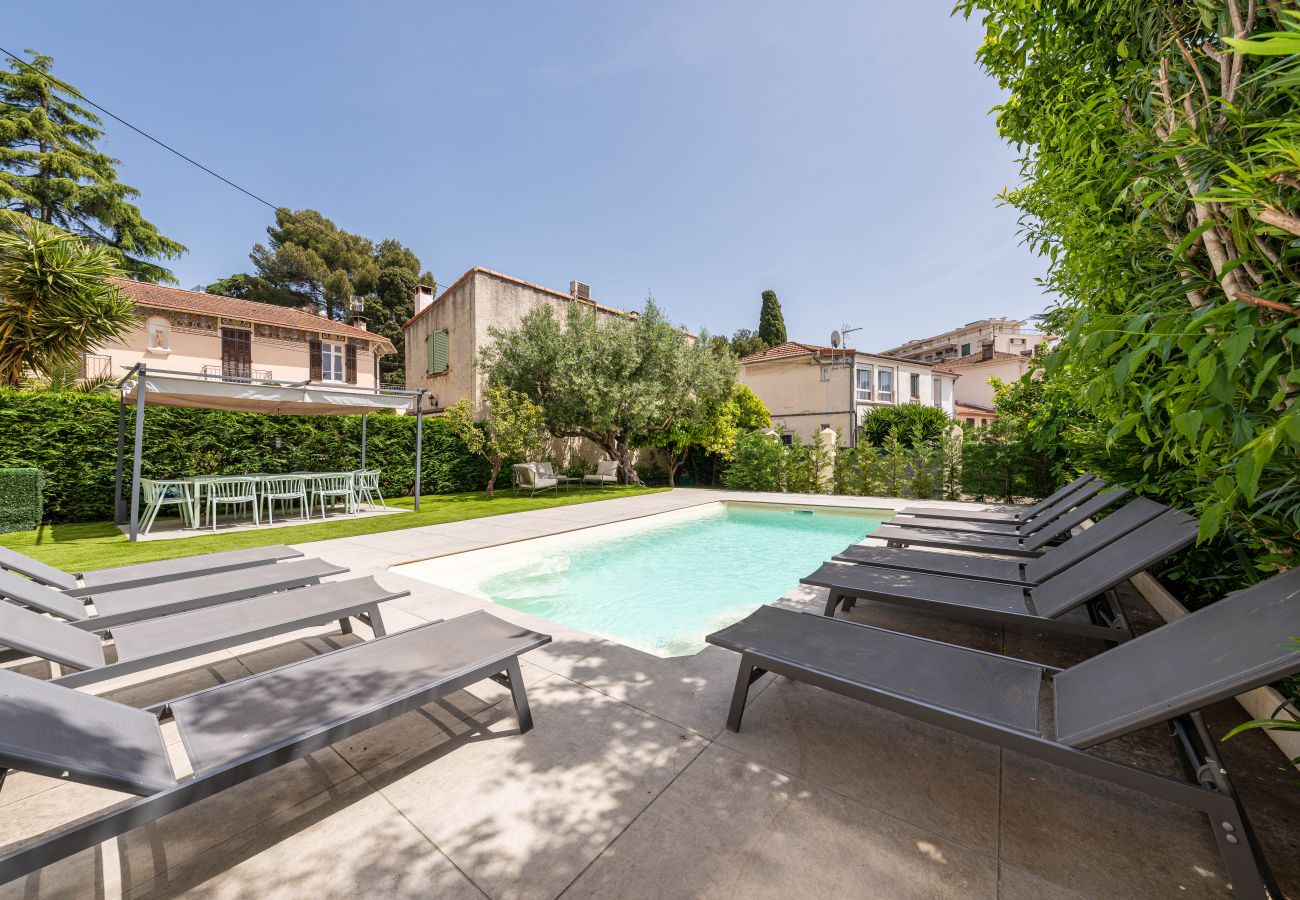 Villa in Cannes - Renovated 5 bedroom villa 1km from la croisette