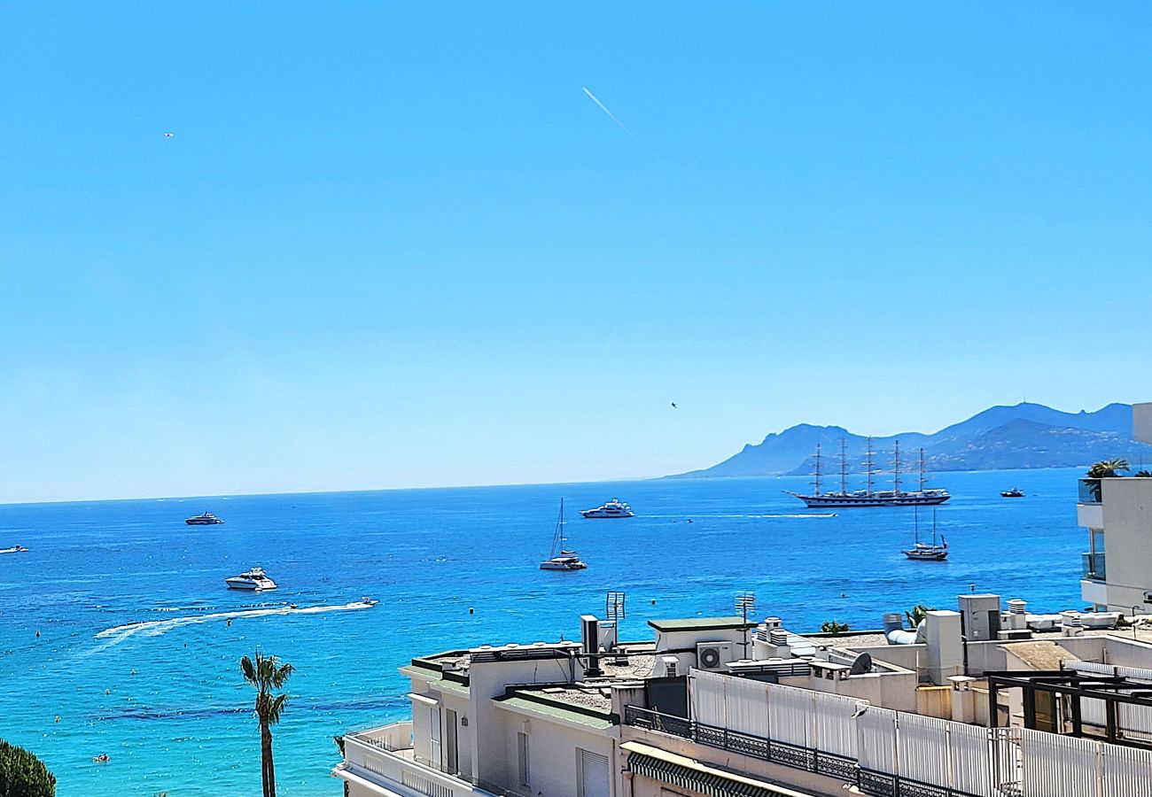 Apartment in Cannes - 2bed flat on the Croisette - 50m from the beach