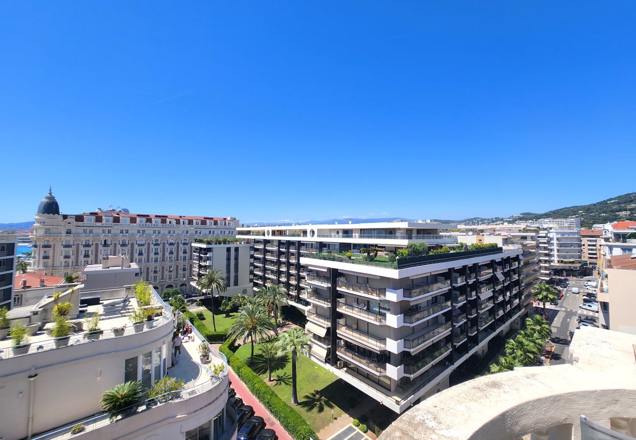 Apartment in Cannes - 2bed flat on the Croisette - 50m from the beach