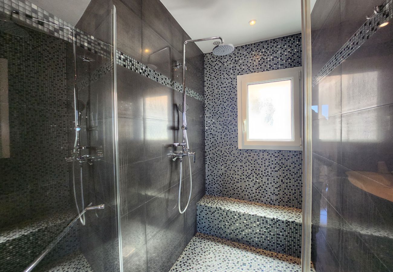 Apartment in Cannes - 2bed flat on the Croisette - 50m from the beach