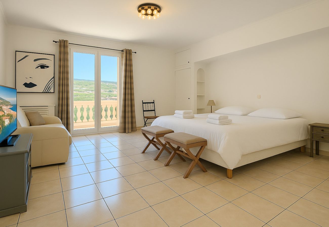Apartment in Cannes - 2bed flat on the Croisette - 50m from the beach