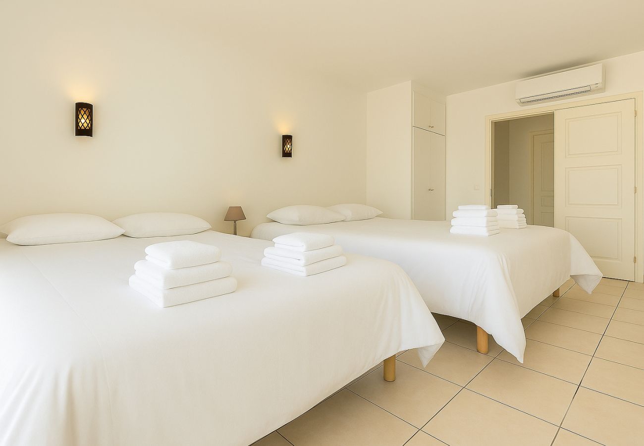 Apartment in Cannes - 2bed flat on the Croisette - 50m from the beach