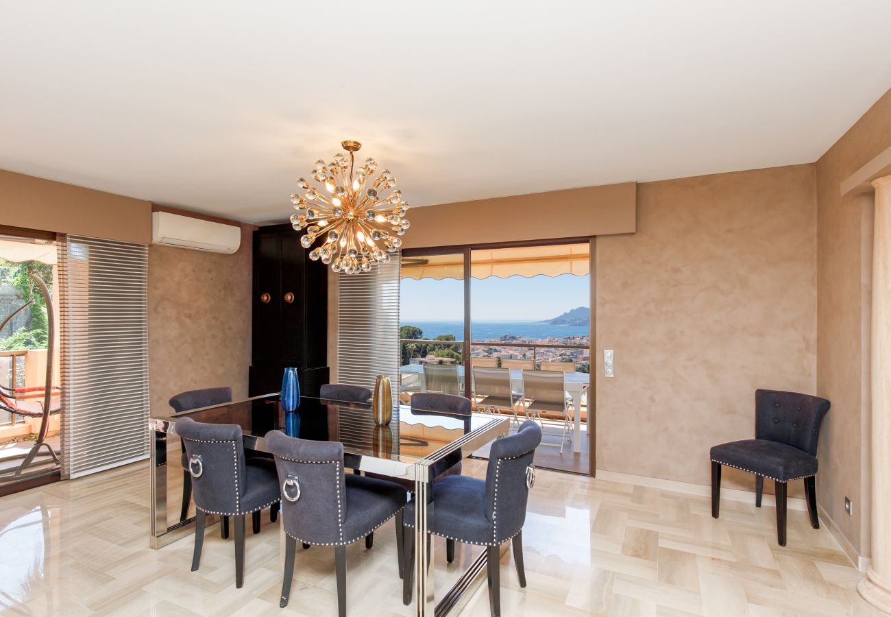 Apartment in Le Cannet - 5bed sea view large terrace with swimming pool 
