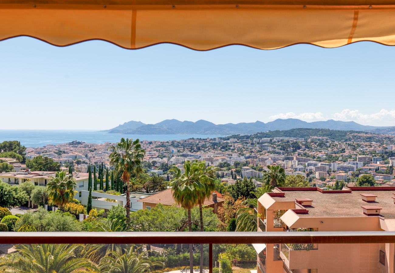 Apartment in Le Cannet - 5bed sea view large terrace with swimming pool 