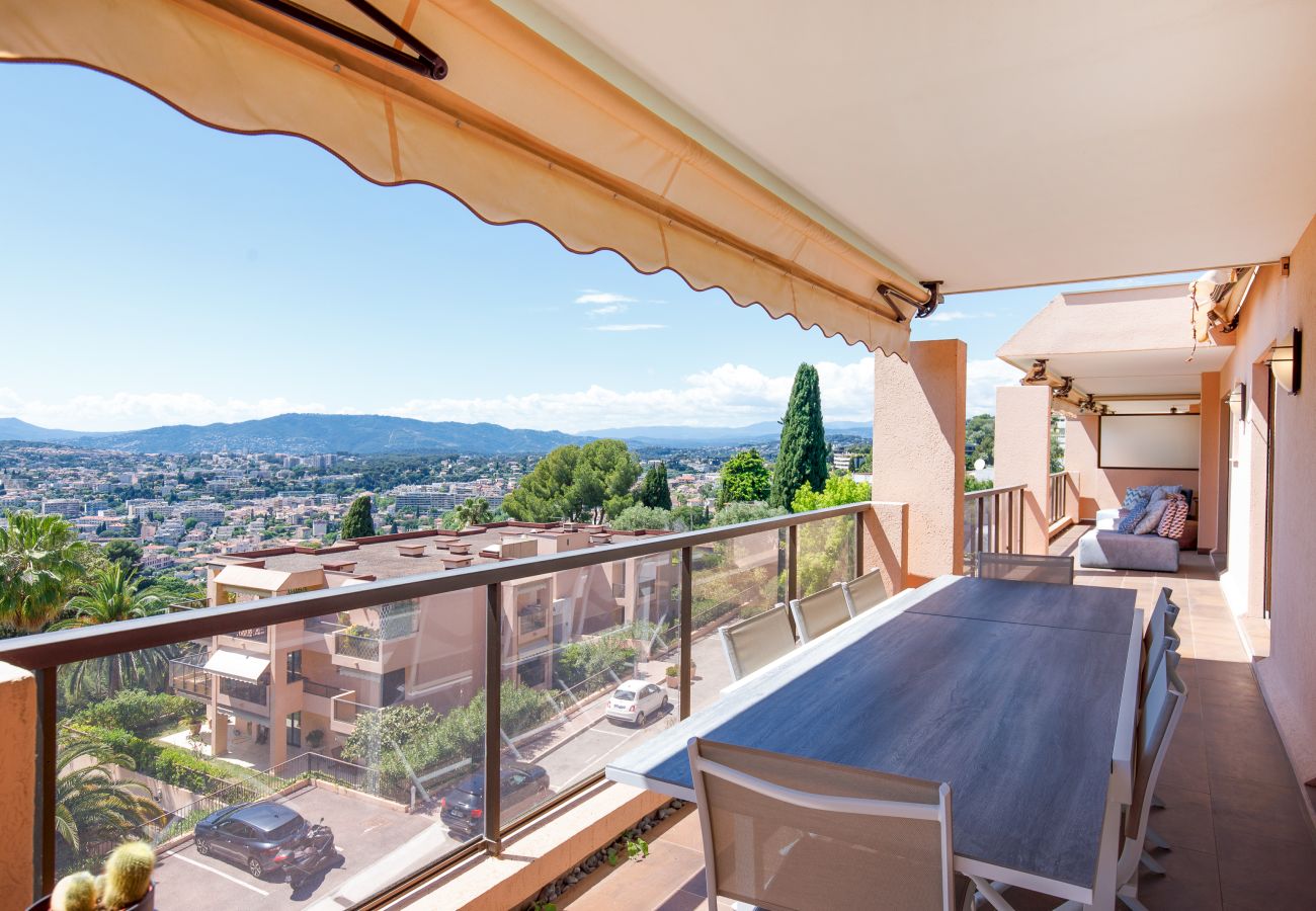 Apartment in Le Cannet - 5bed sea view large terrace with swimming pool 