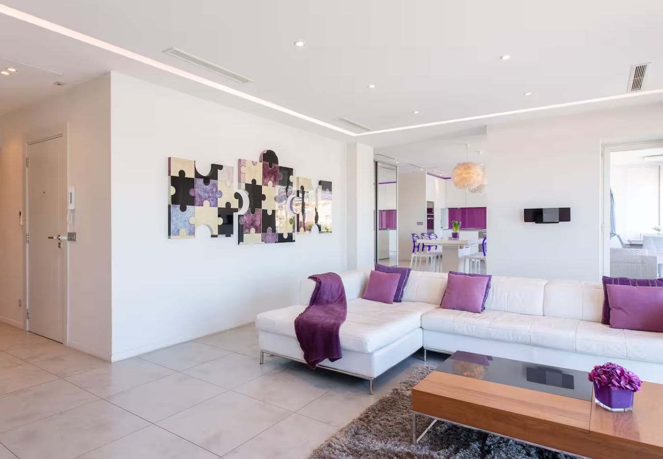Apartment in Cannes - 3 bedroom flat with panoramic sea view - 500m Croisette