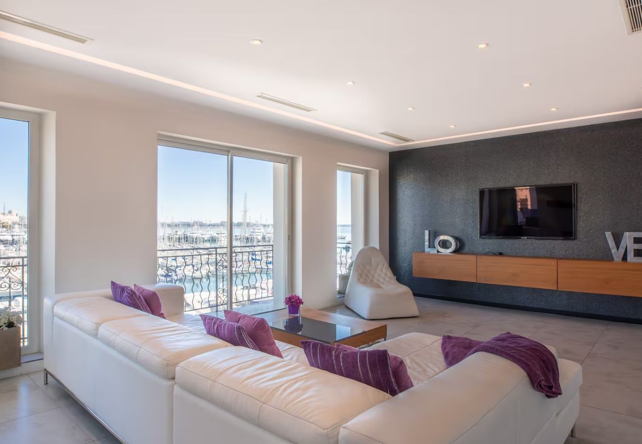 Apartment in Cannes - 3 bedroom flat with panoramic sea view - 500m Croisette