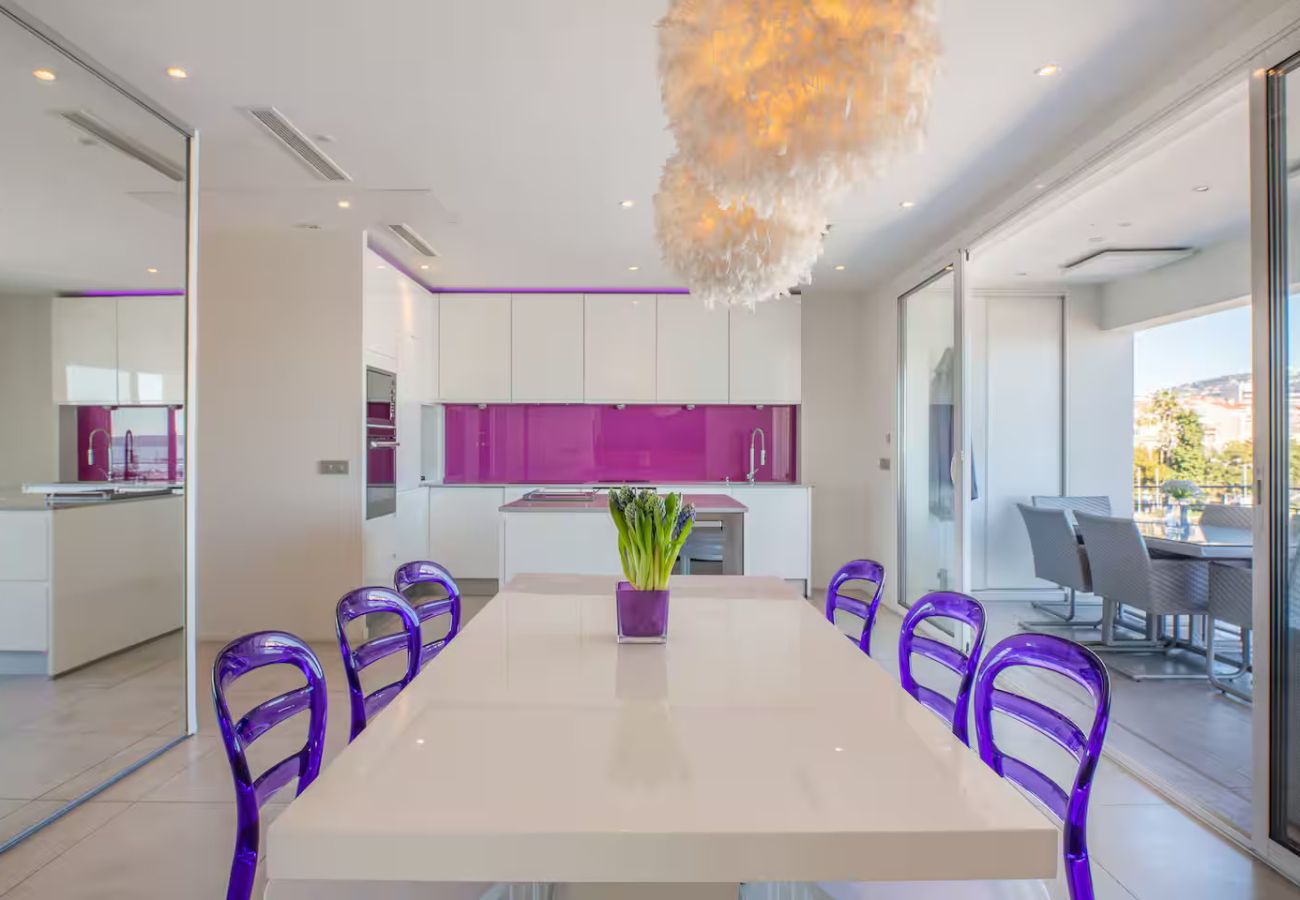 Apartment in Cannes - 3 bedroom flat with panoramic sea view - 500m Croisette