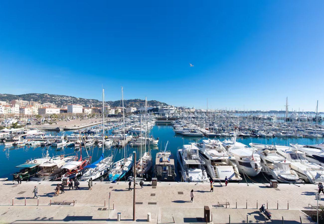 Apartment in Cannes - 3 bedroom flat with panoramic sea view - 500m Croisette