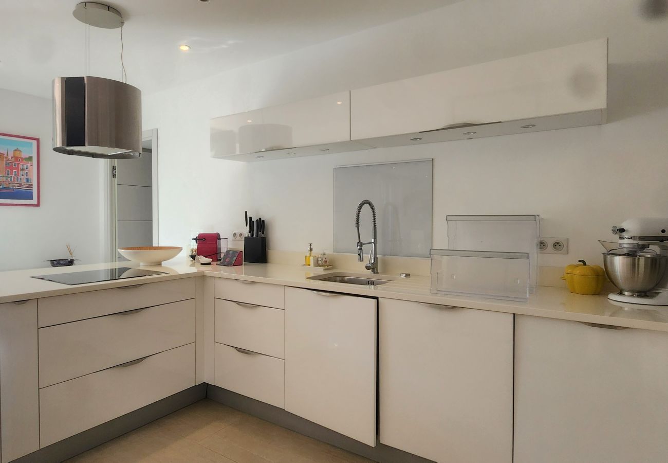 Apartment in Cannes - 2-bedroom flat in Cannes city centre