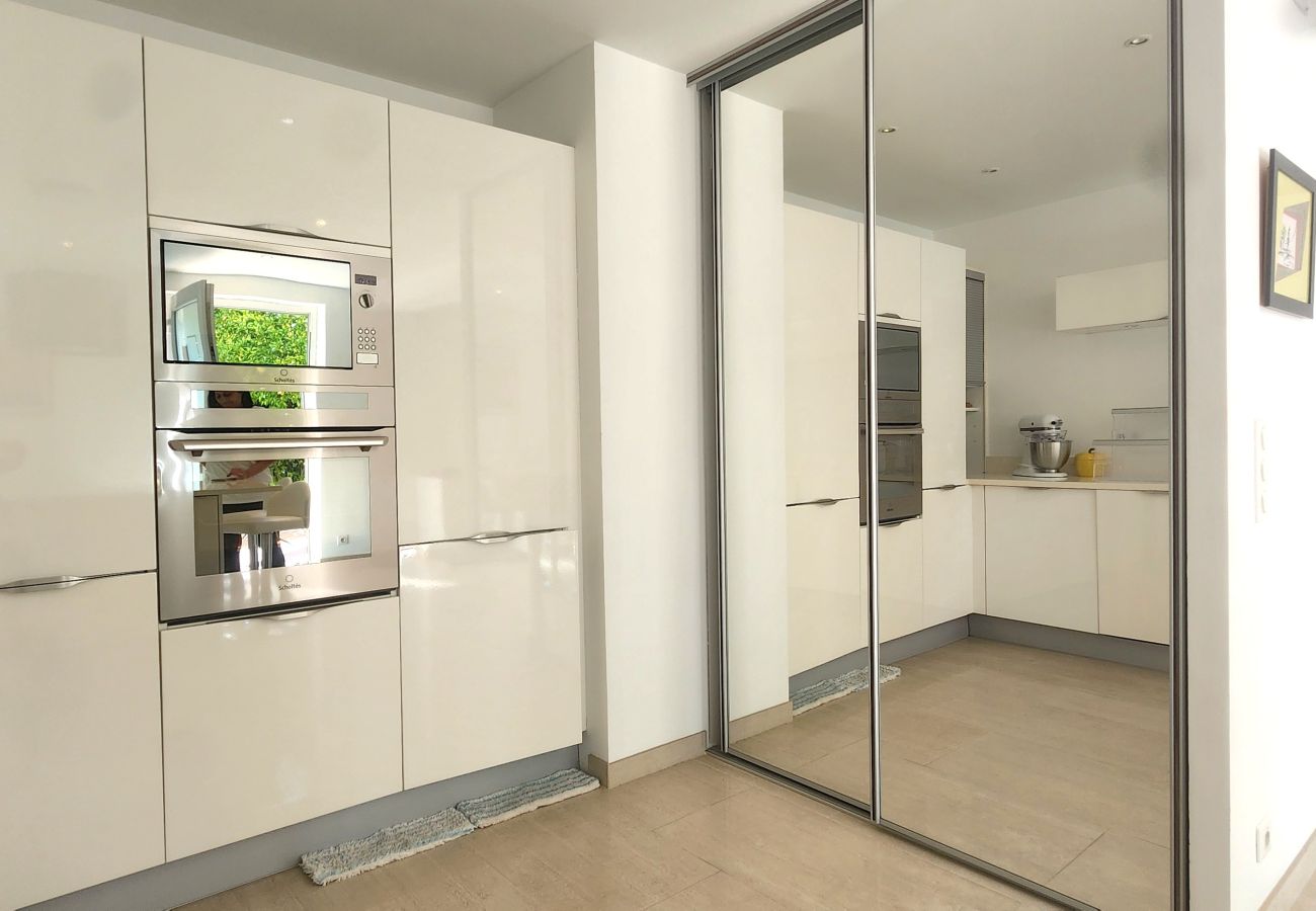 Apartment in Cannes - 2-bedroom flat in Cannes city centre