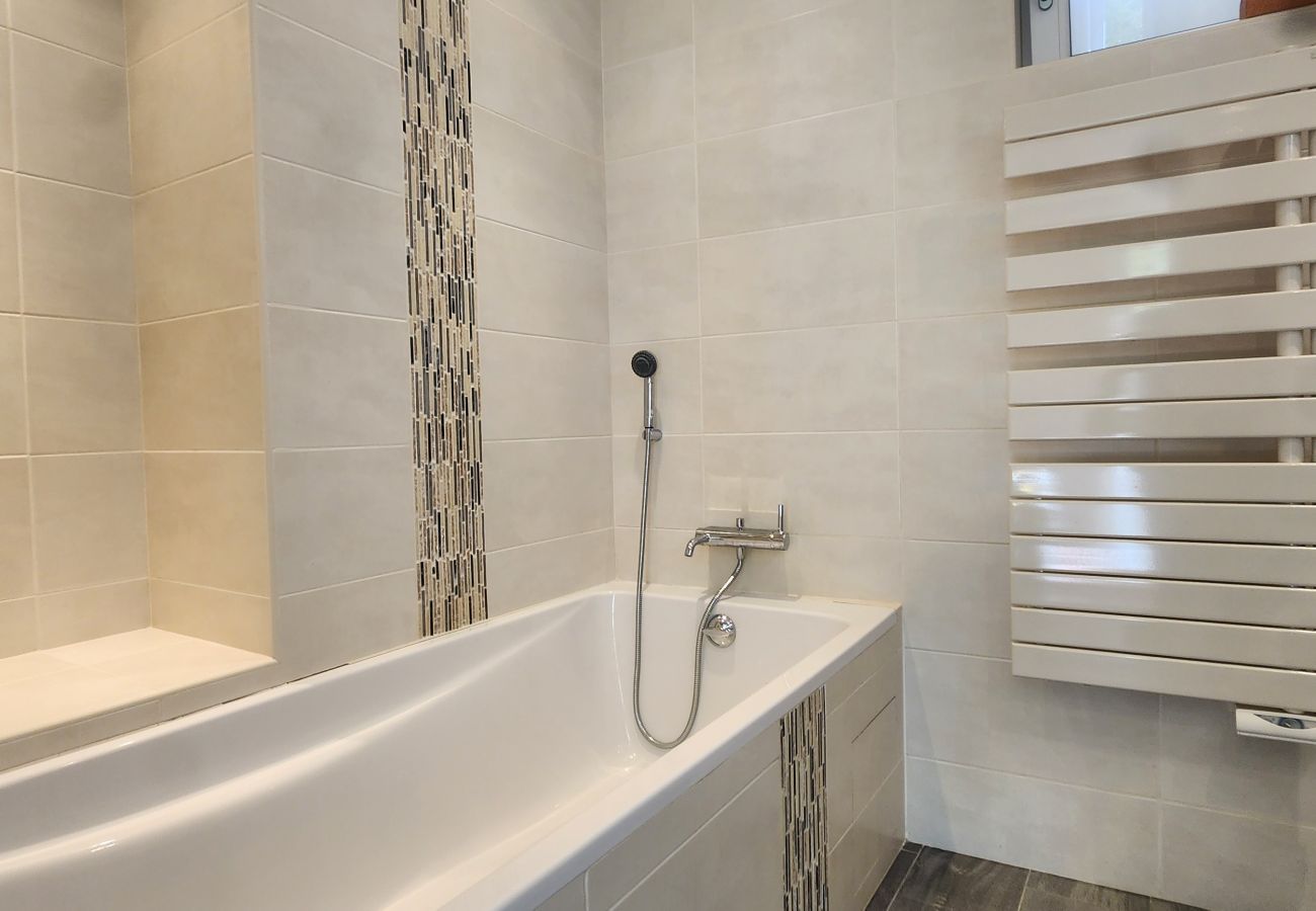 Apartment in Cannes - 2-bedroom flat in Cannes city centre