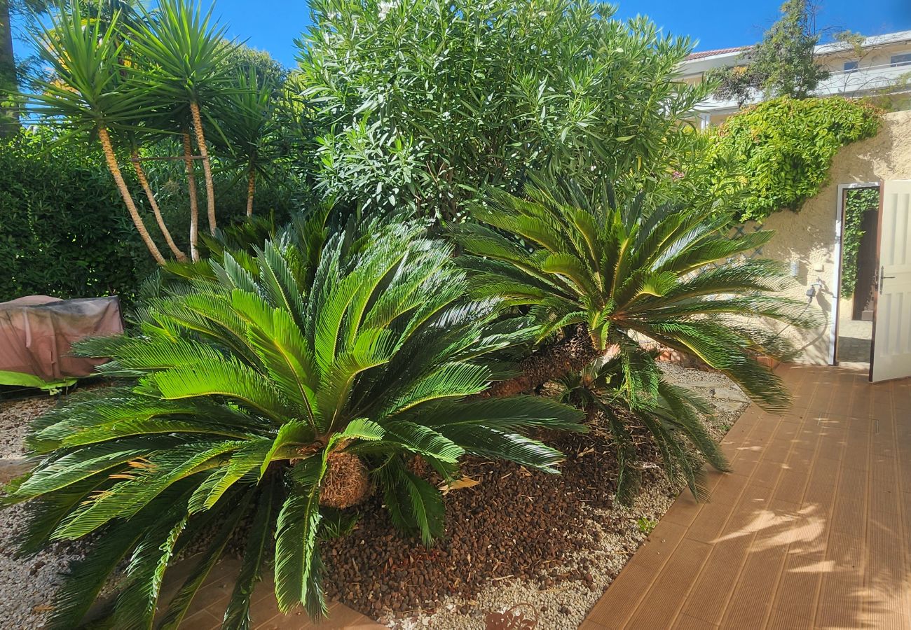 Apartment in Cannes - 2-bedroom flat in Cannes city centre