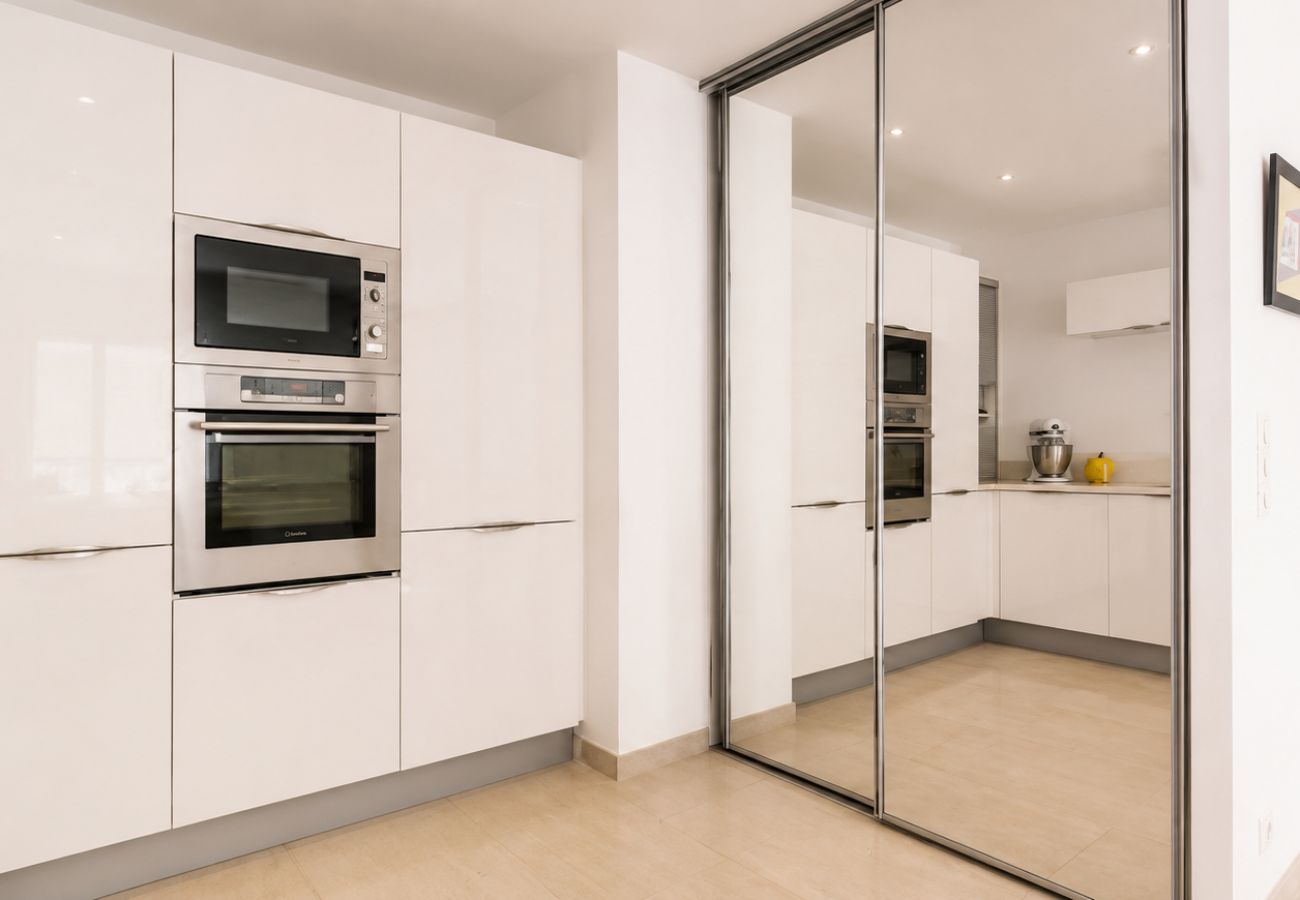 Apartment in Cannes - 2-bedroom flat in Cannes city centre