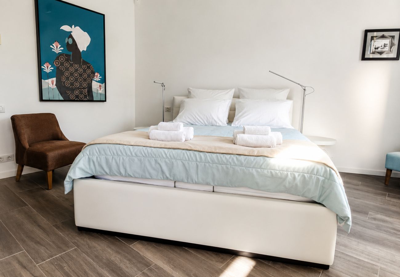 Apartment in Cannes - 2-bedroom flat in Cannes city centre