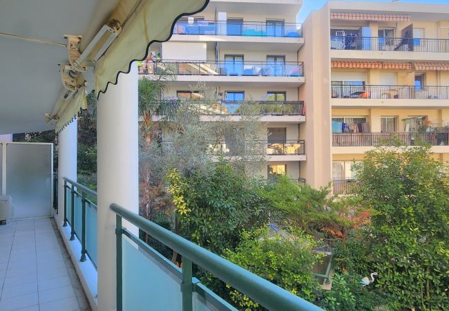 Apartment in Cannes - 3-room air-conditioned apartment in central Cannes - Parking