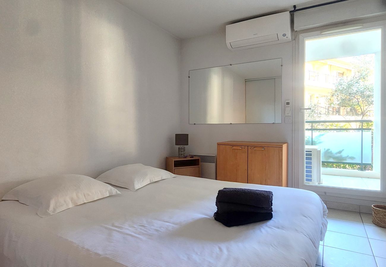 Apartment in Cannes - 3-room air-conditioned apartment in central Cannes - Parking