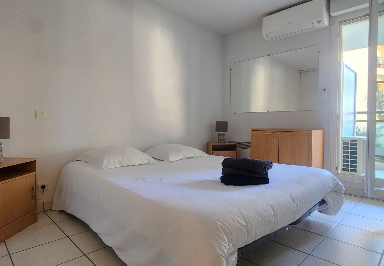 Apartment in Cannes - 3-room air-conditioned apartment in central Cannes - Parking