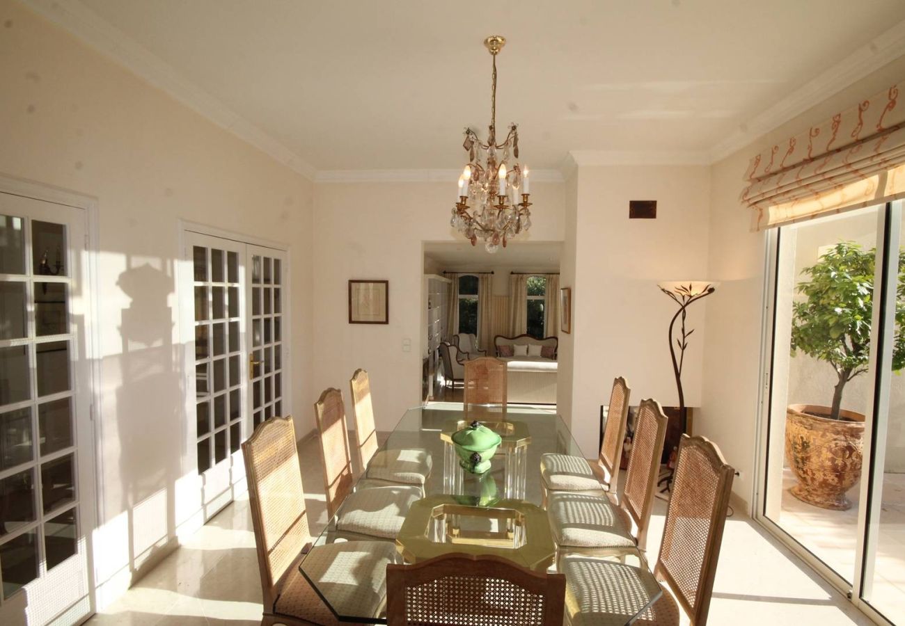 Villa in Cannes - 5-bedroom villa in central Cannes with private pool