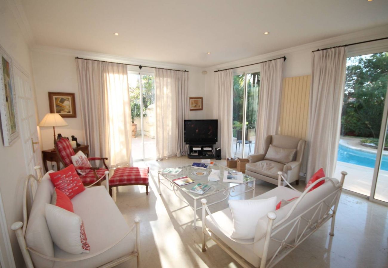 Villa in Cannes - 5-bedroom villa in central Cannes with private pool