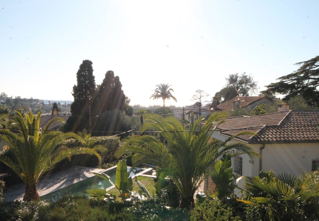 Villa in Cannes - 5-bedroom villa in central Cannes with private pool