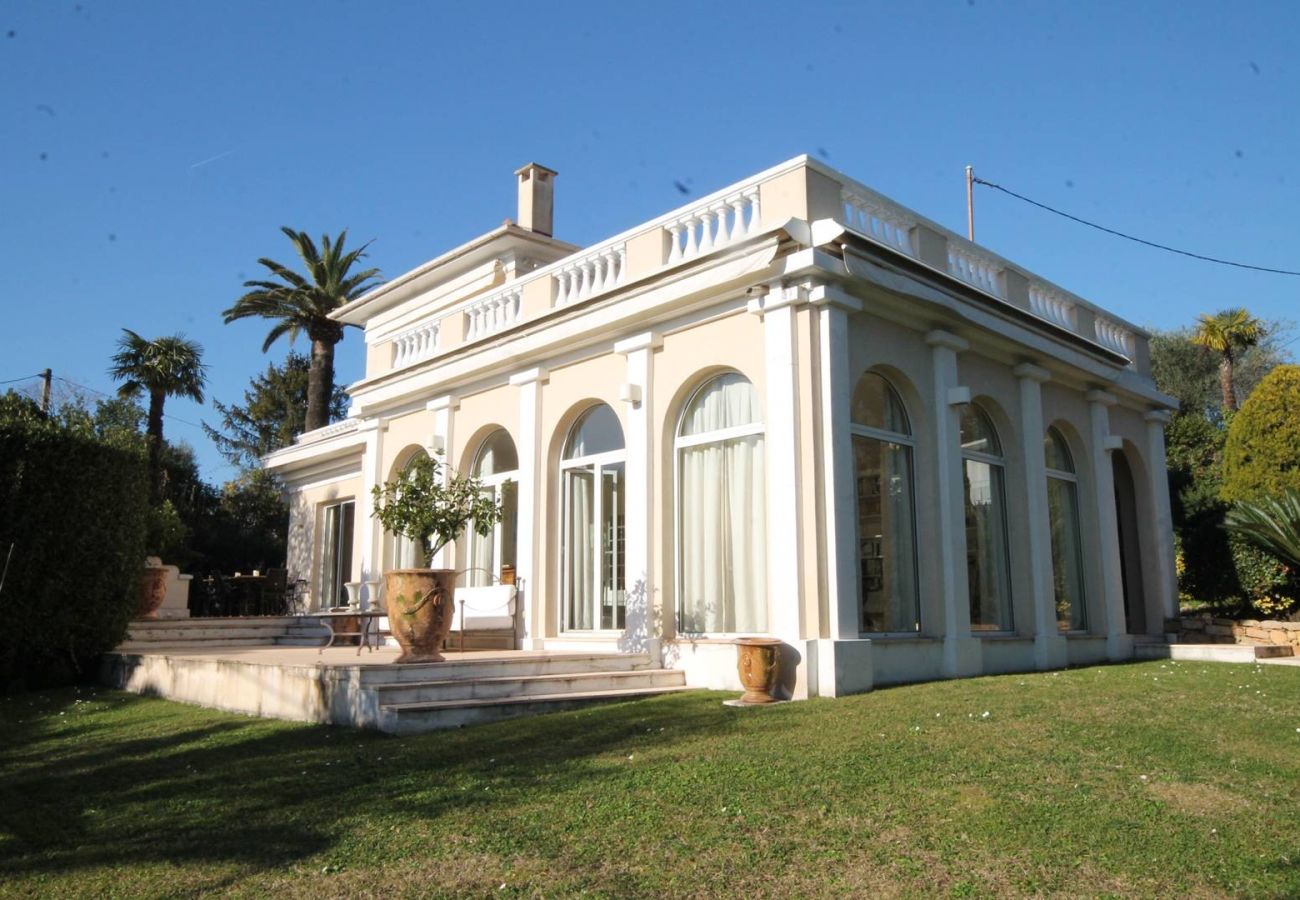 Villa in Cannes - 5-bedroom villa in central Cannes with private pool