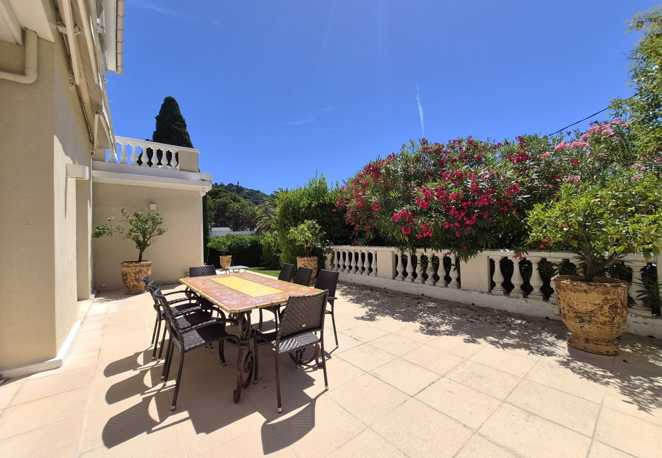 Villa in Cannes - 5-bedroom villa in central Cannes with private pool