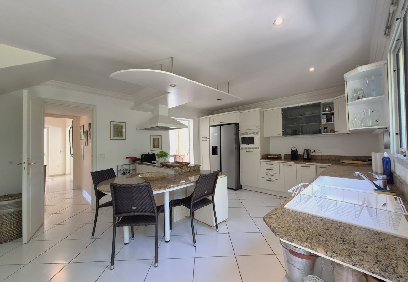 Villa in Cannes - 5-bedroom villa in central Cannes with private pool
