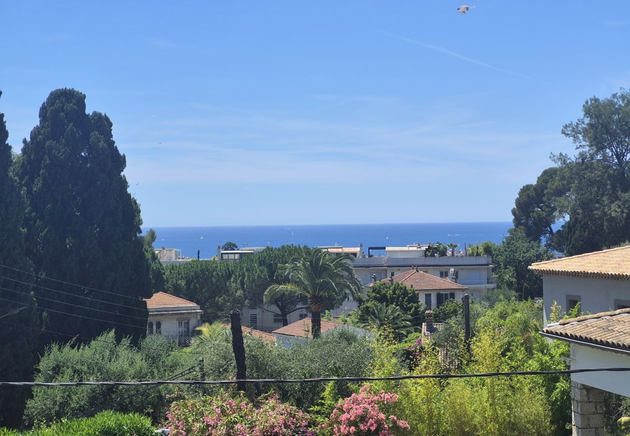 Villa in Cannes - 5-bedroom villa in central Cannes with private pool
