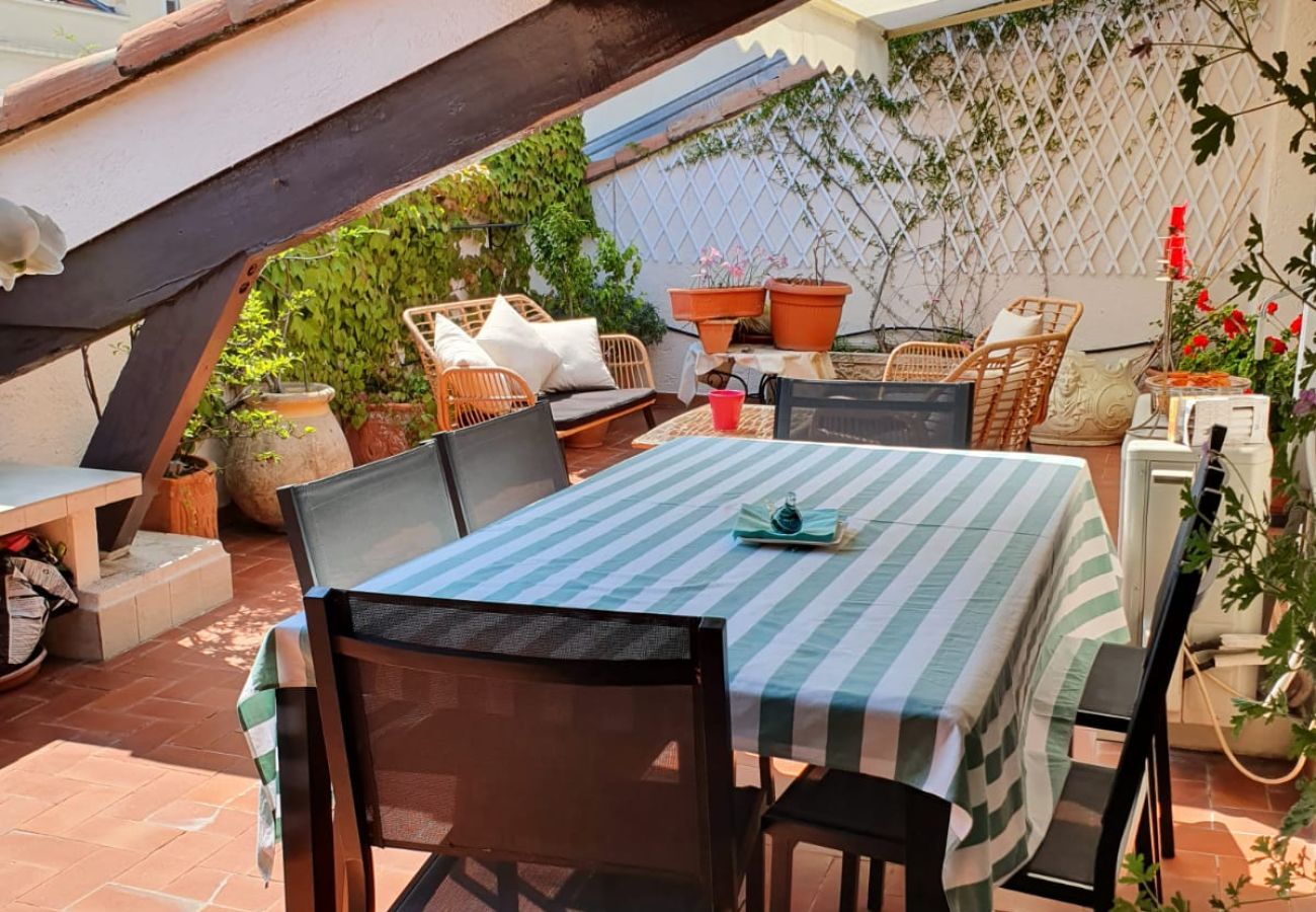 Apartment in Cannes - 2-bedroom apartment in central Cannes with terrace - 800 metres from La Croisette