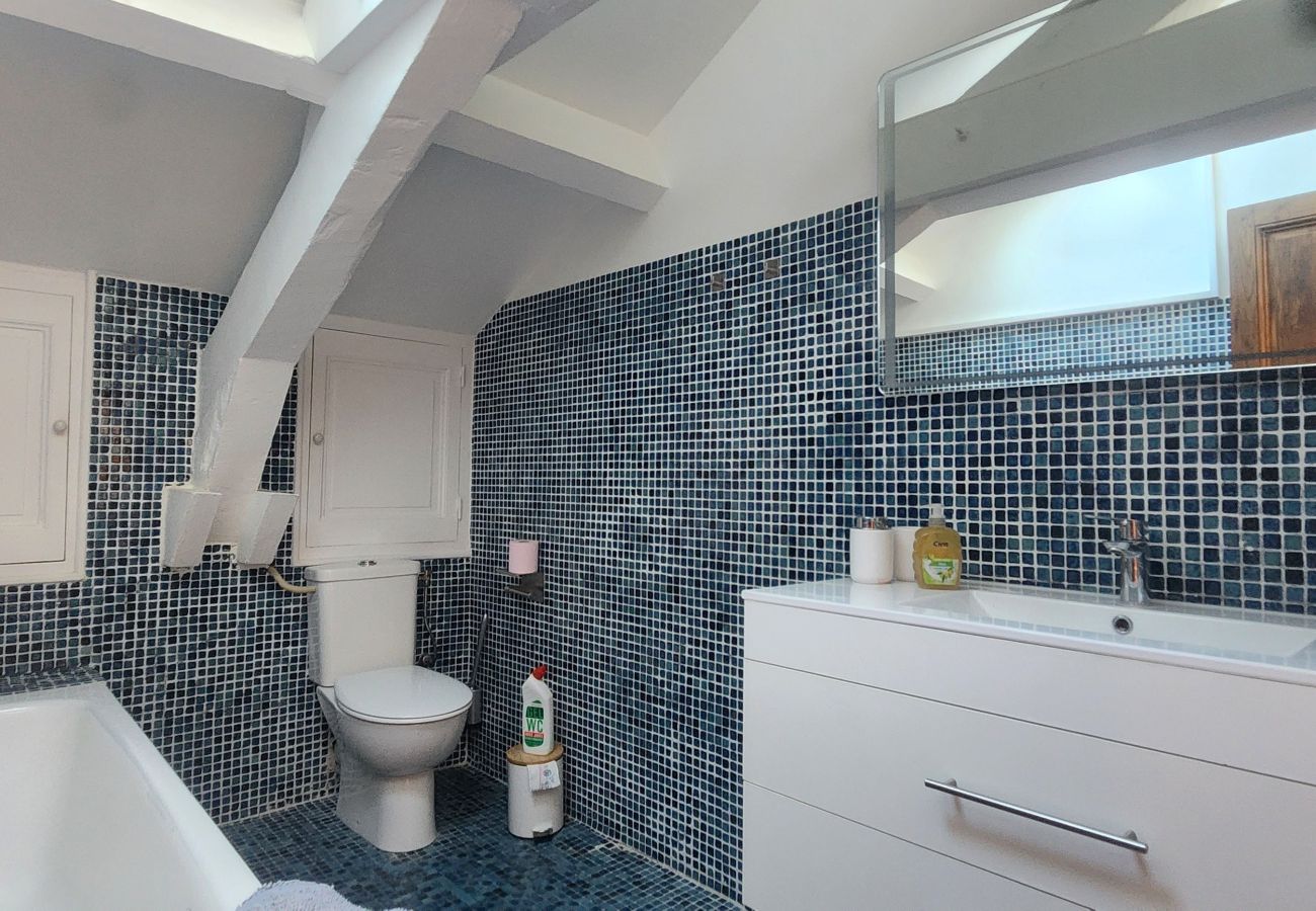 Apartment in Cannes - 2-bedroom apartment in central Cannes with terrace - 800 metres from La Croisette